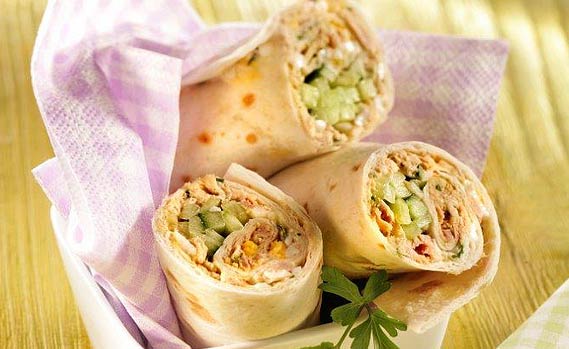 Tortilla roulée au thon